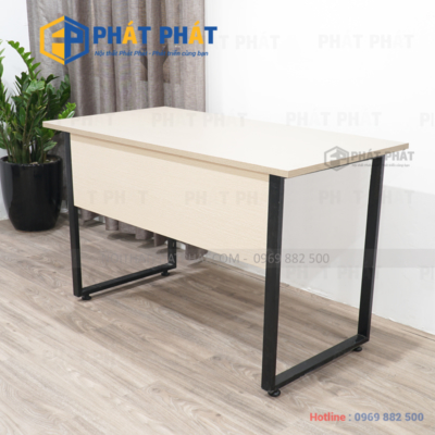 Các mẫu bàn văn phòng có yếm mới đã ra mắt 6 Bàn văn phòng có yếm chân sắt tại Phát Phát